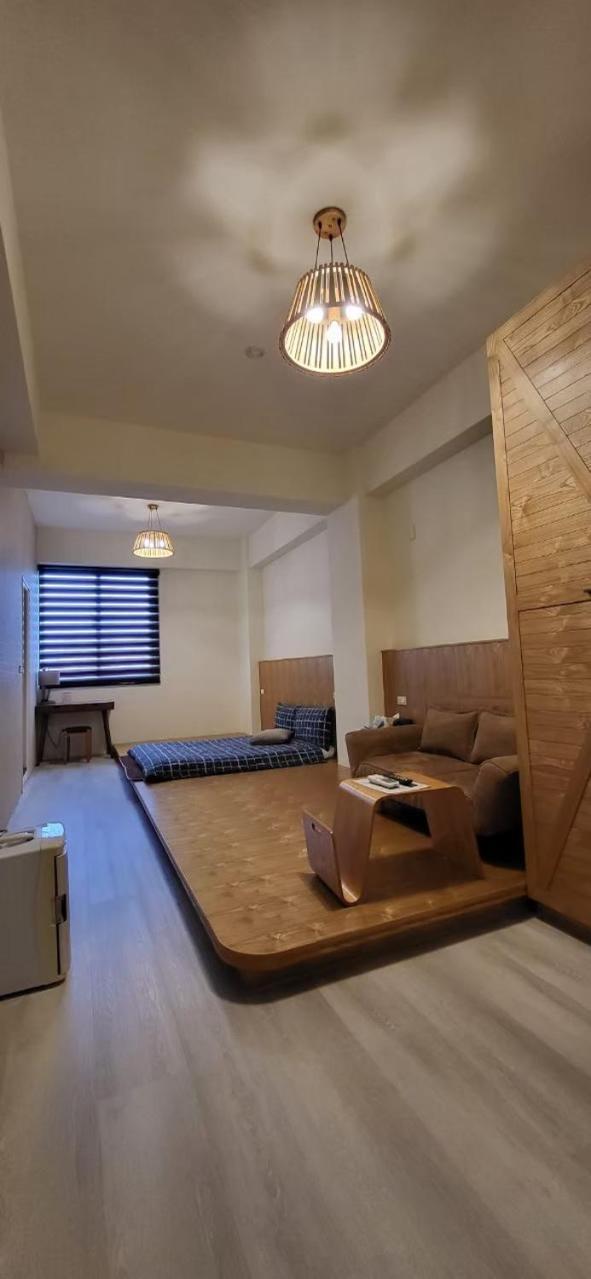 Meow G Cafe Hostel Хуалиен Сити Стая снимка