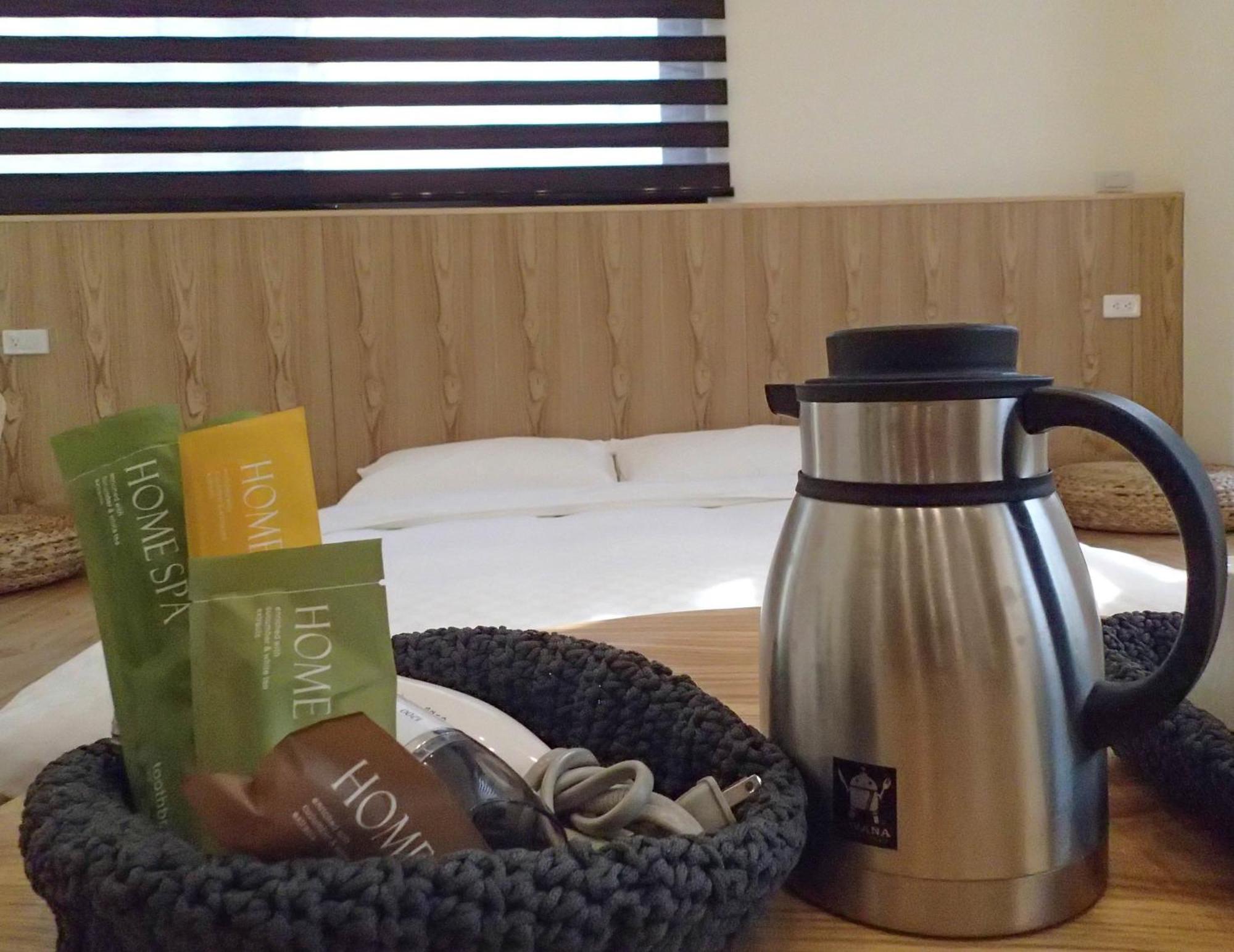 Meow G Cafe Hostel Хуалиен Сити Стая снимка